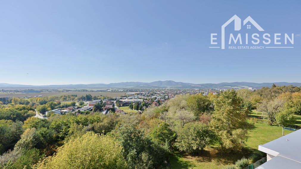 EMISSEN- Na predaj 4-izbový byt 181 m2 s dvoma terasami, 2 garážovými miestami a pivnicou – Trenčín, Saratovská ulica