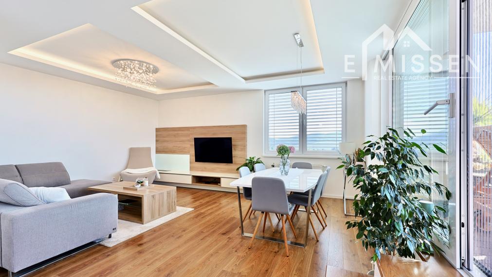 EMISSEN- Na predaj 4-izbový byt 181 m2 s dvoma terasami, 2 garážovými miestami a pivnicou – Trenčín, Saratovská ulica