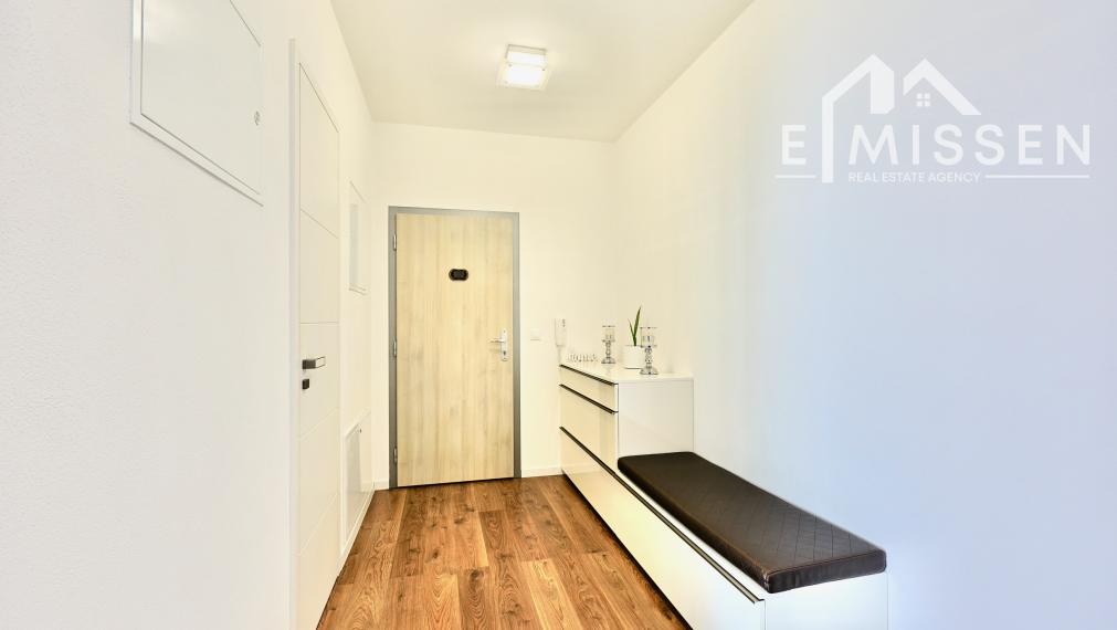 EMISSEN- Na predaj 4-izbový byt 181 m2 s dvoma terasami, 2 garážovými miestami a pivnicou – Trenčín, Saratovská ulica