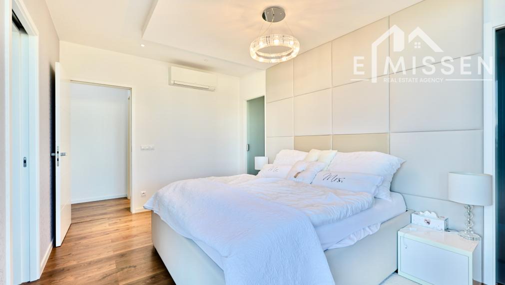 EMISSEN- Na predaj 4-izbový byt 181 m2 s dvoma terasami, 2 garážovými miestami a pivnicou – Trenčín, Saratovská ulica