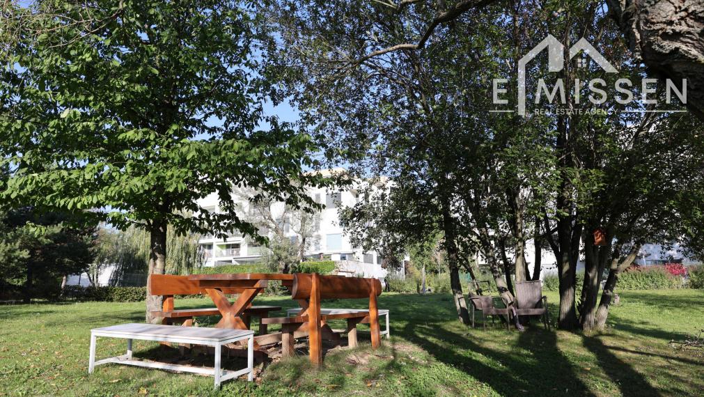 EMISSEN- Na predaj 4-izbový byt 181 m2 s dvoma terasami, 2 garážovými miestami a pivnicou – Trenčín, Saratovská ulica