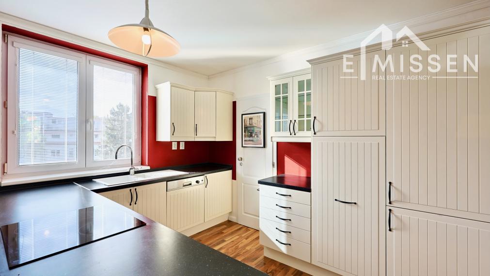 EMISSEN – na predaj krásny slnečný 3-izbový mezonet v nadstavbe tehlového bytového domu na Pavlovovej ulici v mestskej časti Nivy