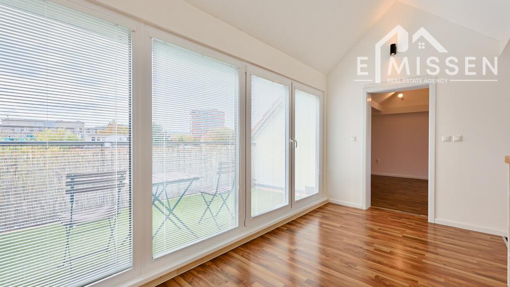 EMISSEN – na predaj krásny slnečný 3-izbový mezonet v nadstavbe tehlového bytového domu na Pavlovovej ulici v mestskej časti Nivy