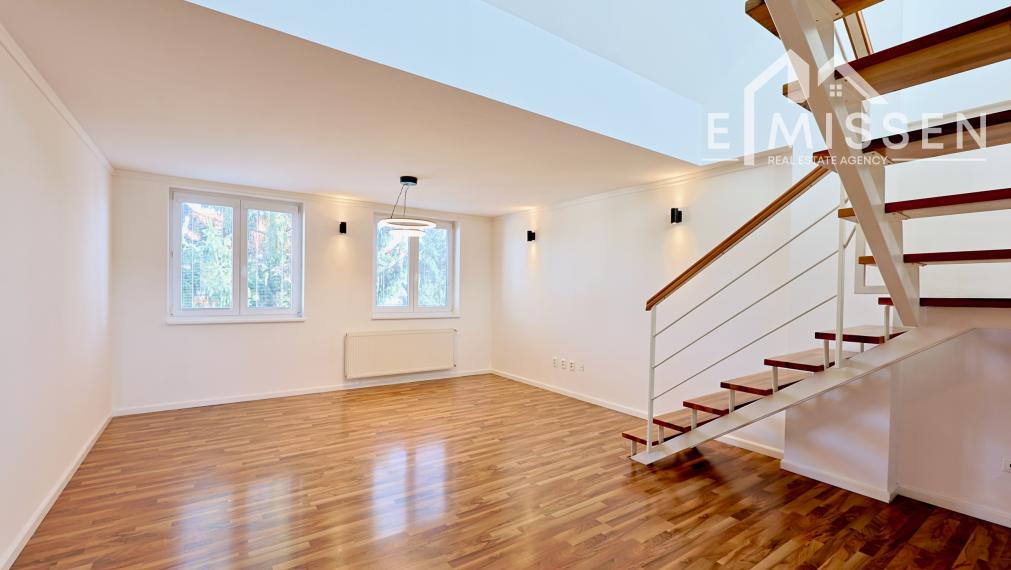 EMISSEN – na predaj krásny slnečný 3-izbový mezonet v nadstavbe tehlového bytového domu na Pavlovovej ulici v mestskej časti Nivy