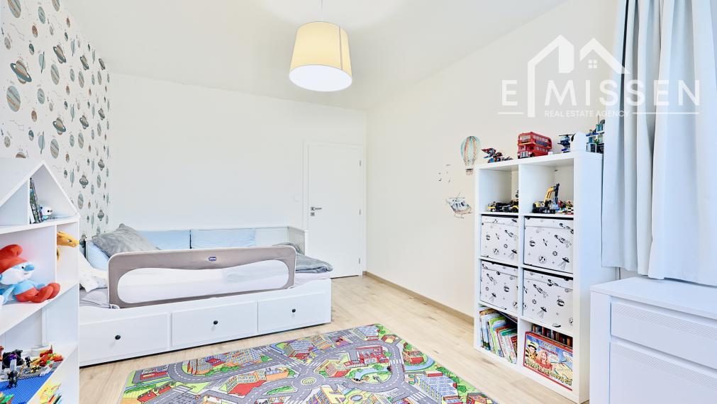 EMISSEN - Na predaj krásny 3-izbový byt 102 m2 s terasou 23 m2 a garážovým miestom v Ružinove na ulici Mierová.