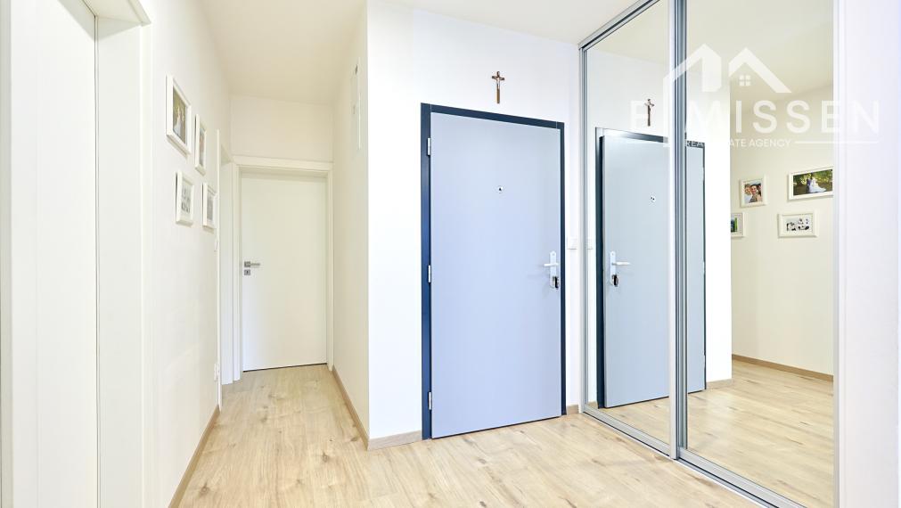 EMISSEN - Na predaj krásny 3-izbový byt 102 m2 s terasou 23 m2 a garážovým miestom v Ružinove na ulici Mierová.