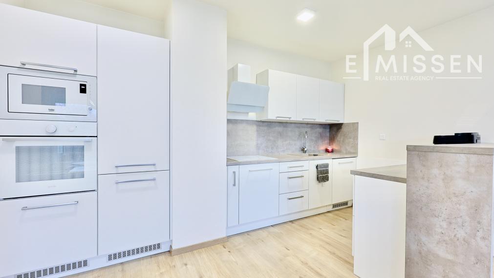 EMISSEN - Na predaj krásny 3-izbový byt 102 m2 s terasou 23 m2 a garážovým miestom v Ružinove na ulici Mierová.