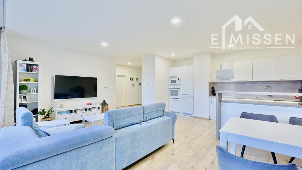 EMISSEN - Na predaj krásny 3-izbový byt 102 m2 s terasou 23 m2 a garážovým miestom v Ružinove na ulici Mierová.