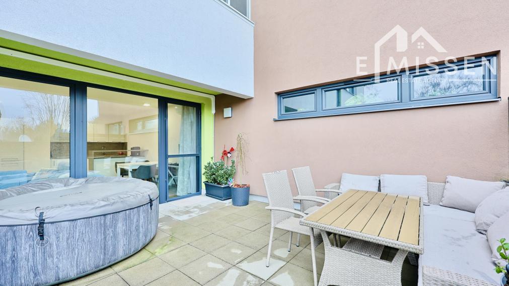 EMISSEN - Na predaj krásny 3-izbový byt 102 m2 s terasou 23 m2 a garážovým miestom v Ružinove na ulici Mierová.