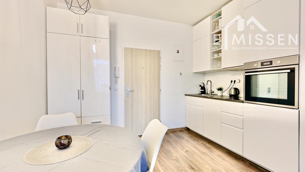 EMISSEN - Na predaj krásny 2-izbový apartmán v Devínskej Novej Vsi na ulici Bystrická.