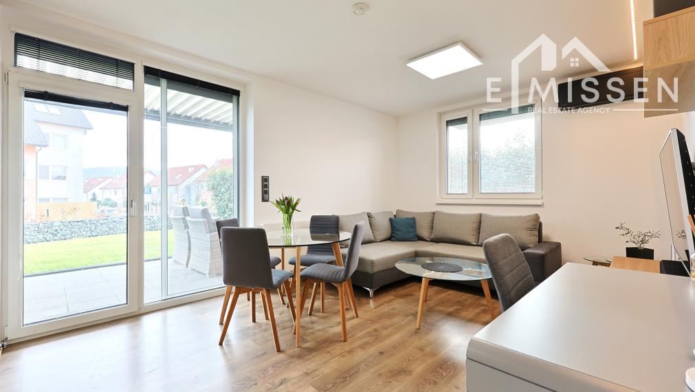 EMISSEN – Na PRENÁJOM 2-IZBOVÝ BYT S PREDZÁHRADKOU A PARKOVACÍM MIESTOM NA ULICI BYSTRICKÁ V D.N.V.