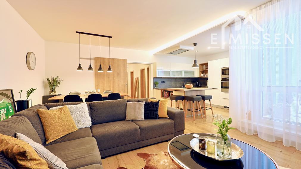 EMISSEN – REZERVOVANÉ - Na predaj krásny 3-izbový byt 91,75 m2 s dvoma balkónmi a parkovaním – Galvaniho ulica, Bratislava