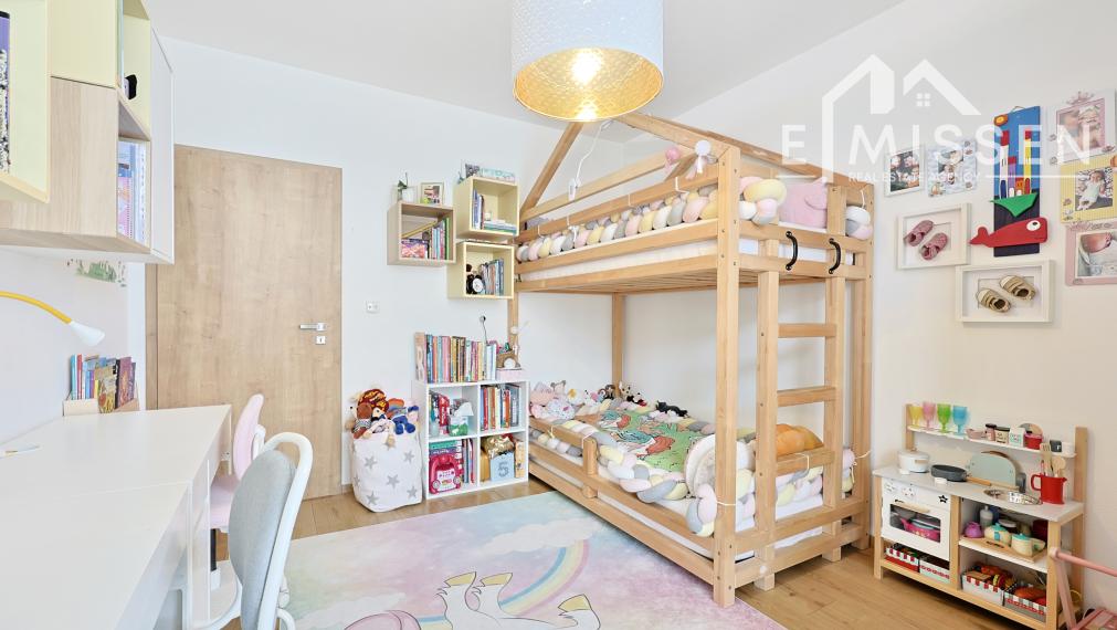 EMISSEN – REZERVOVANÉ - Na predaj krásny 3-izbový byt 91,75 m2 s dvoma balkónmi a parkovaním – Galvaniho ulica, Bratislava