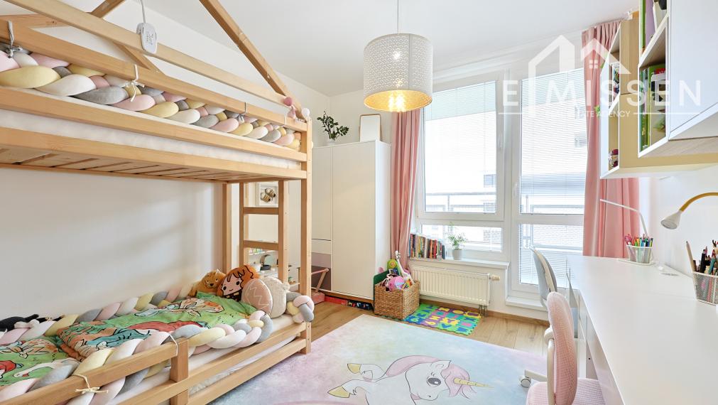 EMISSEN – REZERVOVANÉ - Na predaj krásny 3-izbový byt 91,75 m2 s dvoma balkónmi a parkovaním – Galvaniho ulica, Bratislava