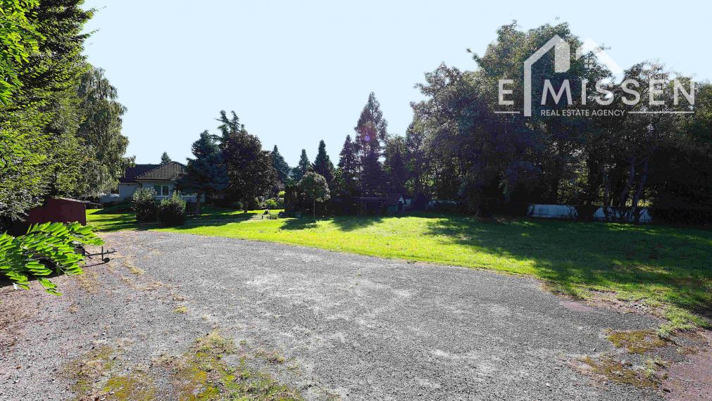 EMISSEN – NA PREDAJ ROZĽAHLÝ 16,22 ÁROVÝ STAVEBNÝ POZEMOK V STUPAVE NA BÝVANIE A/ALEBO NA PODNIKANIE