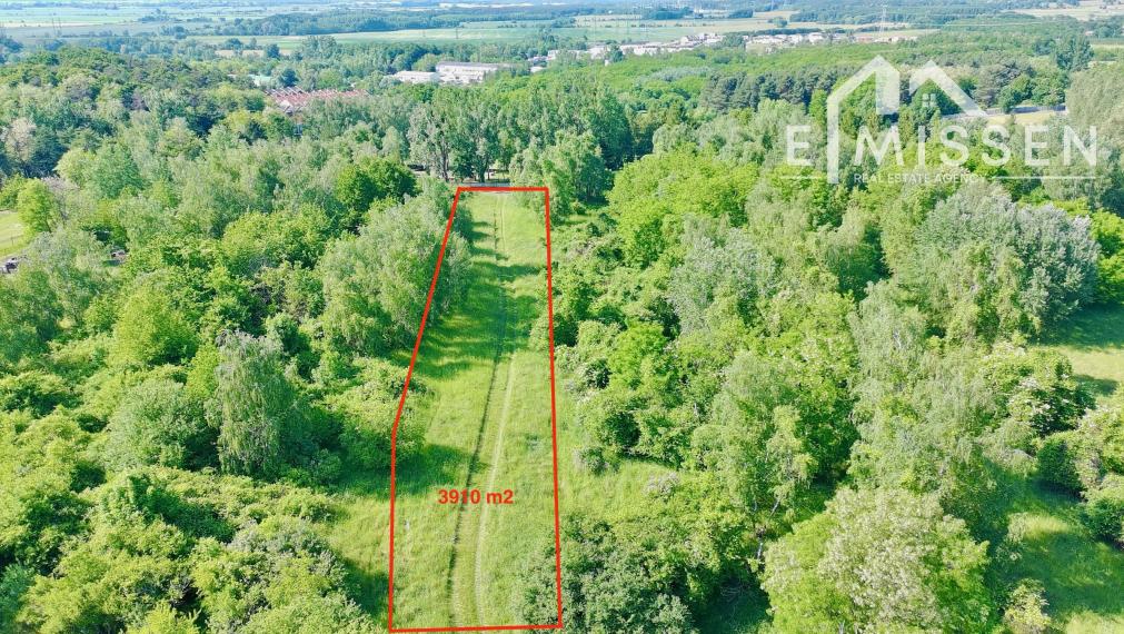 EMISSEN – Na predaj investičný pozemok v Stupave s potenciálom pre výstavbu 3 rodinných domov