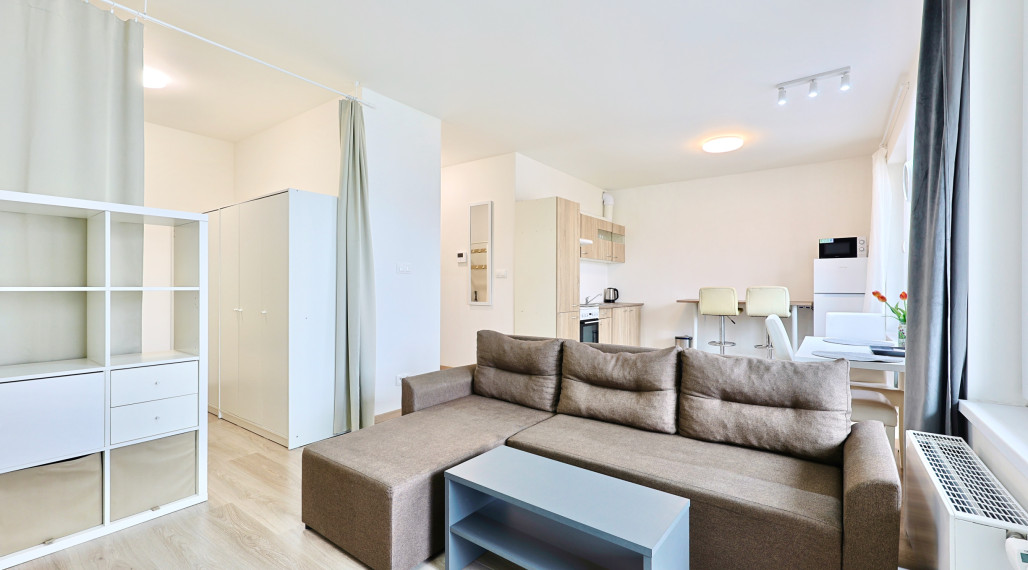 EMISSEN - Na prenájom kompletne zariadený 1,5-izbový byt s loggiou a parkovaním v Bratislave - Bory, ulica Jána Langoša