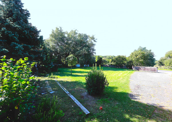 EMISSEN – NA PREDAJ ROZĽAHLÝ 16,22 ÁROVÝ POZEMOK V STUPAVE NA BÝVANIE A/ALEBO NA PODNIKANIE