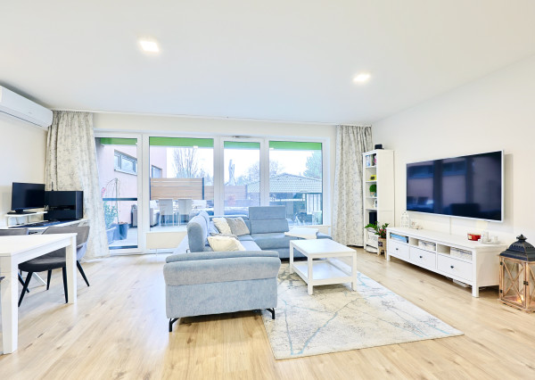 EMISSEN - Na predaj krásny 3-izbový byt 102 m2 s terasou 23 m2 a garážovým miestom v Ružinove na ulici Mierová.