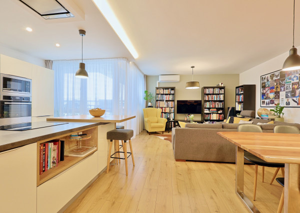 EMISSEN – REZERVOVANÉ - Na predaj krásny 3-izbový byt 91,75 m2 s dvoma balkónmi a parkovaním – Galvaniho ulica, Bratislava