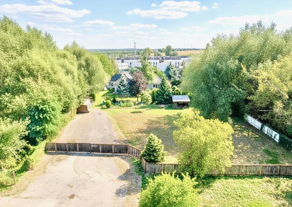 EMISSEN – NA PREDAJ ROZĽAHLÝ 16,22 ÁROVÝ STAVEBNÝ POZEMOK V STUPAVE NA BÝVANIE A/ALEBO NA PODNIKANIE