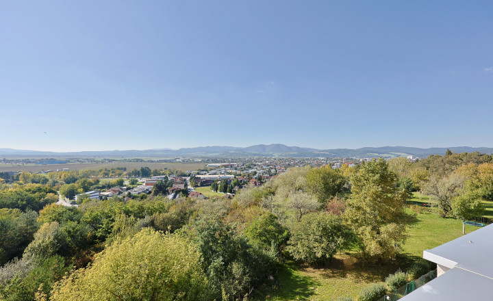 EMISSEN - PREDANÉ - 4-izbový byt 181 m2 s dvoma terasami, 2 garážovými miestami a pivnicou – Trenčín, Saratovská ulica - fotografia 25