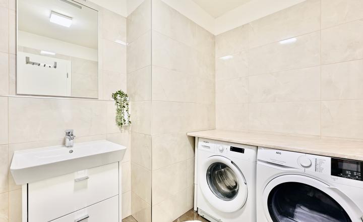 EMISSEN - PREDANÉ- Na predaj krásny 3-izbový byt 102 m2 s terasou 23 m2 a garážovým miestom v Ružinove na ulici Mierová. - fotografia 10