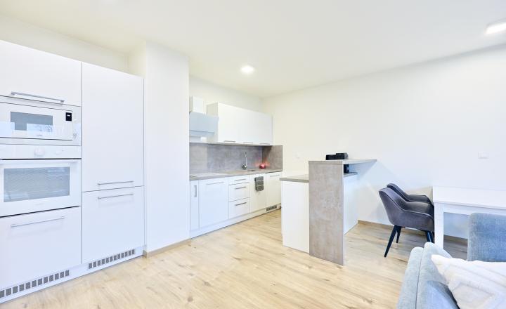 EMISSEN - PREDANÉ- Na predaj krásny 3-izbový byt 102 m2 s terasou 23 m2 a garážovým miestom v Ružinove na ulici Mierová. - fotografia 5