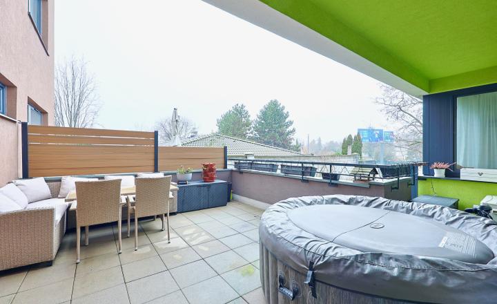 EMISSEN - PREDANÉ- Na predaj krásny 3-izbový byt 102 m2 s terasou 23 m2 a garážovým miestom v Ružinove na ulici Mierová. - fotografia 16