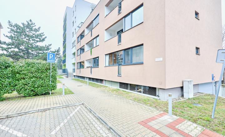 EMISSEN - PREDANÉ- Na predaj krásny 3-izbový byt 102 m2 s terasou 23 m2 a garážovým miestom v Ružinove na ulici Mierová. - fotografia 19