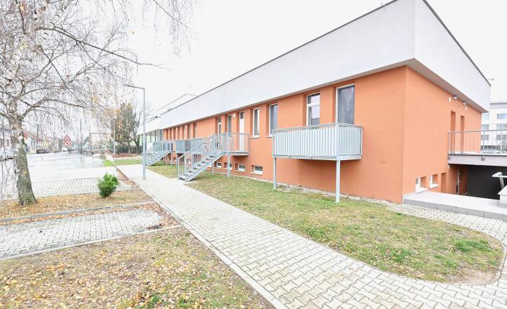 EMISSEN - PREDANÉ - krásny 2-izbový apartmán v Devínskej Novej Vsi na ulici Bystrická. - fotografia 17