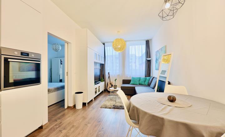 EMISSEN - PREDANÉ - krásny 2-izbový apartmán v Devínskej Novej Vsi na ulici Bystrická. - fotografia 1