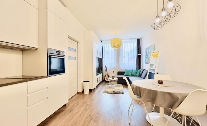 EMISSEN - PREDANÉ - krásny 2-izbový apartmán v Devínskej Novej Vsi na ulici Bystrická. - fotografia 3