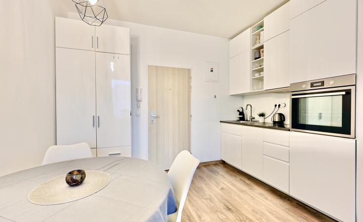 EMISSEN - PREDANÉ - krásny 2-izbový apartmán v Devínskej Novej Vsi na ulici Bystrická. - fotografia 6