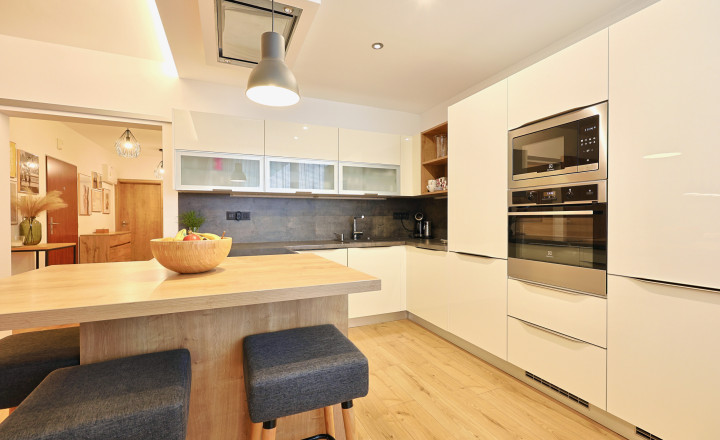 EMISSEN – PREDANÉ - 3-izbový byt 91,75 m2 s dvoma balkónmi a parkovaním – Galvaniho ulica, Bratislava - fotografia 5